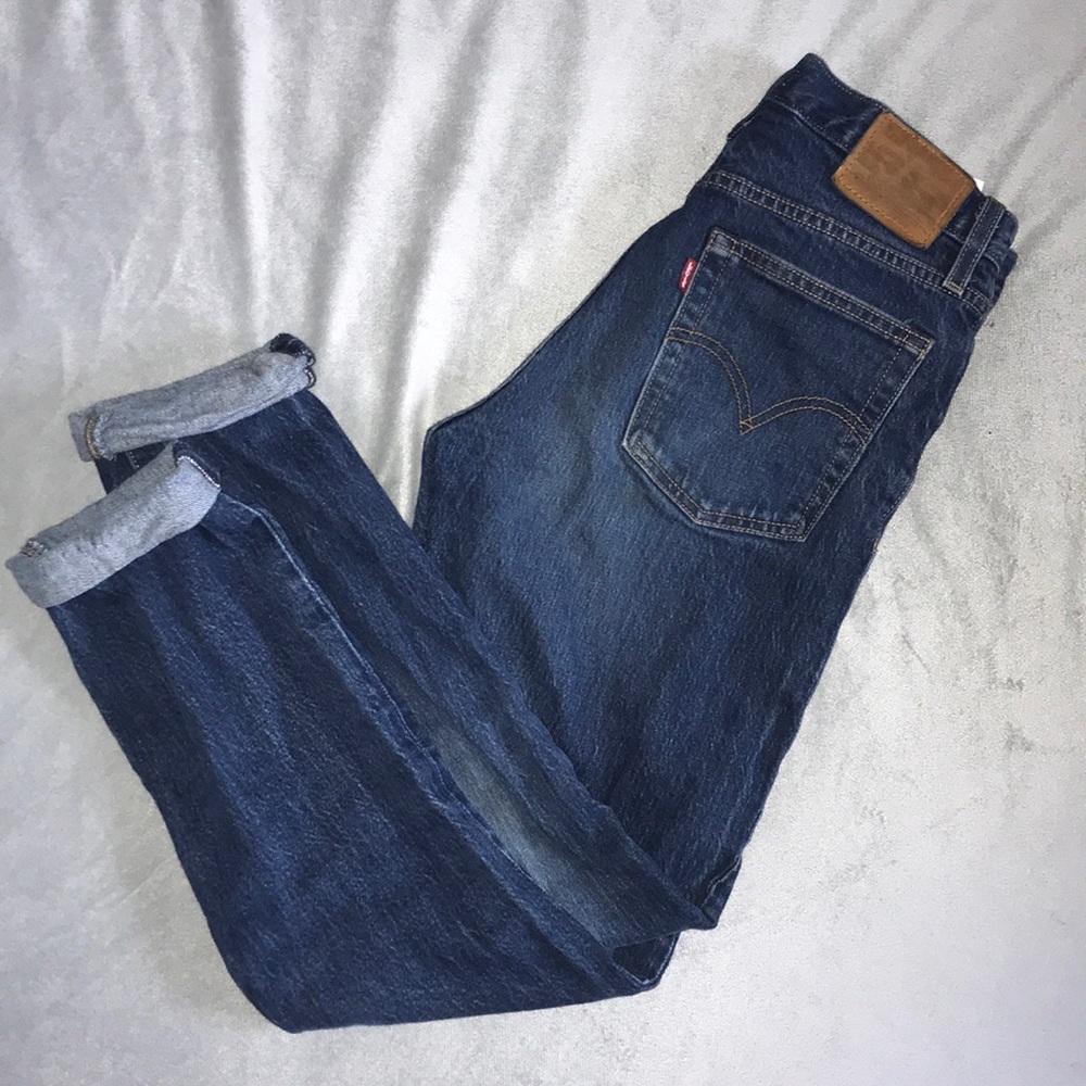 Levi’s wedgie straight, ankle cut jeans